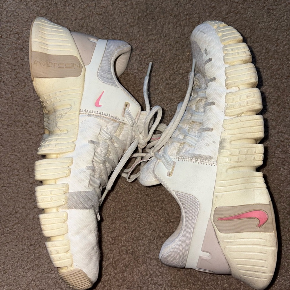 Nike Metcon Women’s White/Pink Training Sneakers